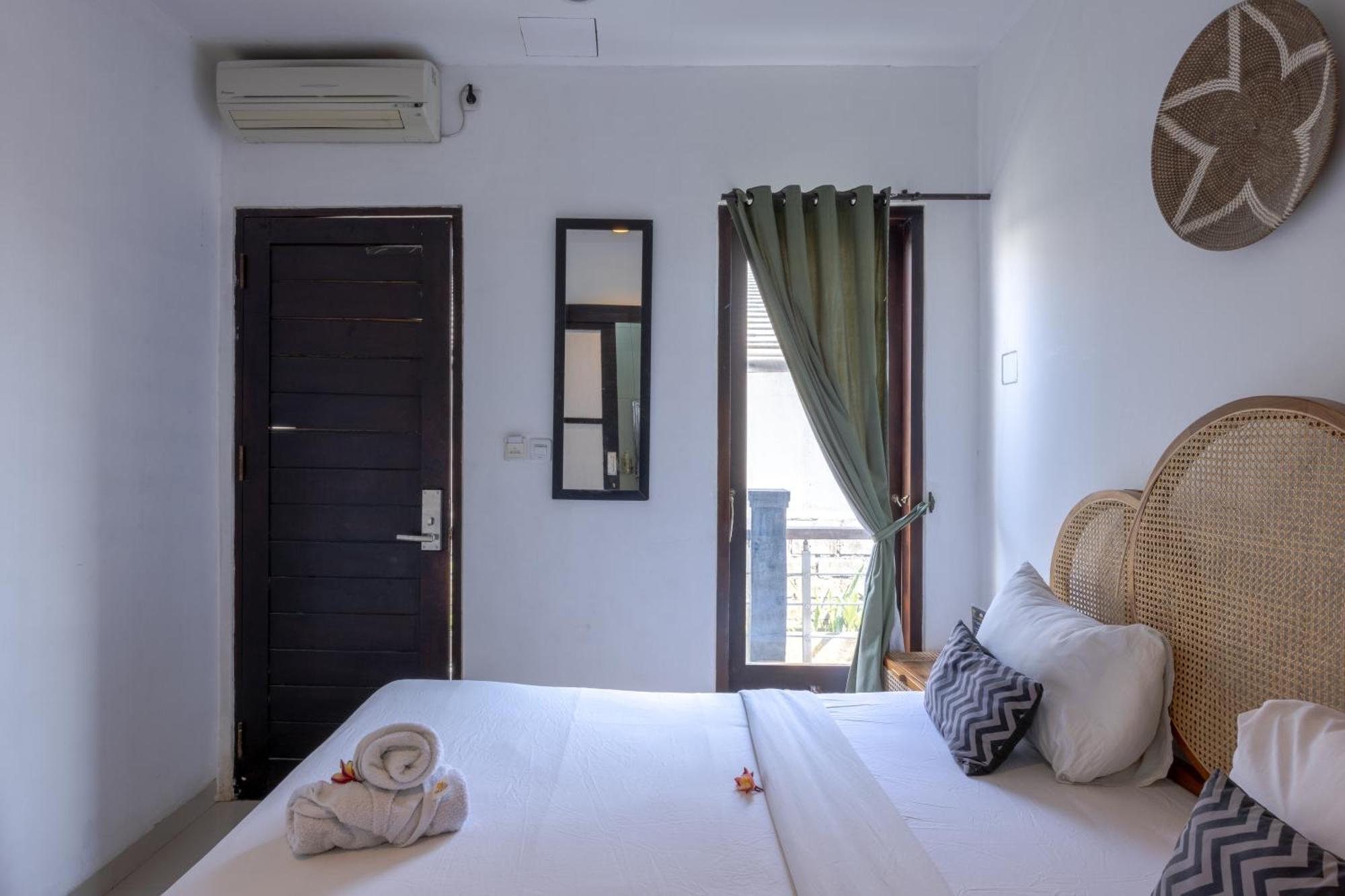 Canggu Spirit Guest House Экстерьер фото